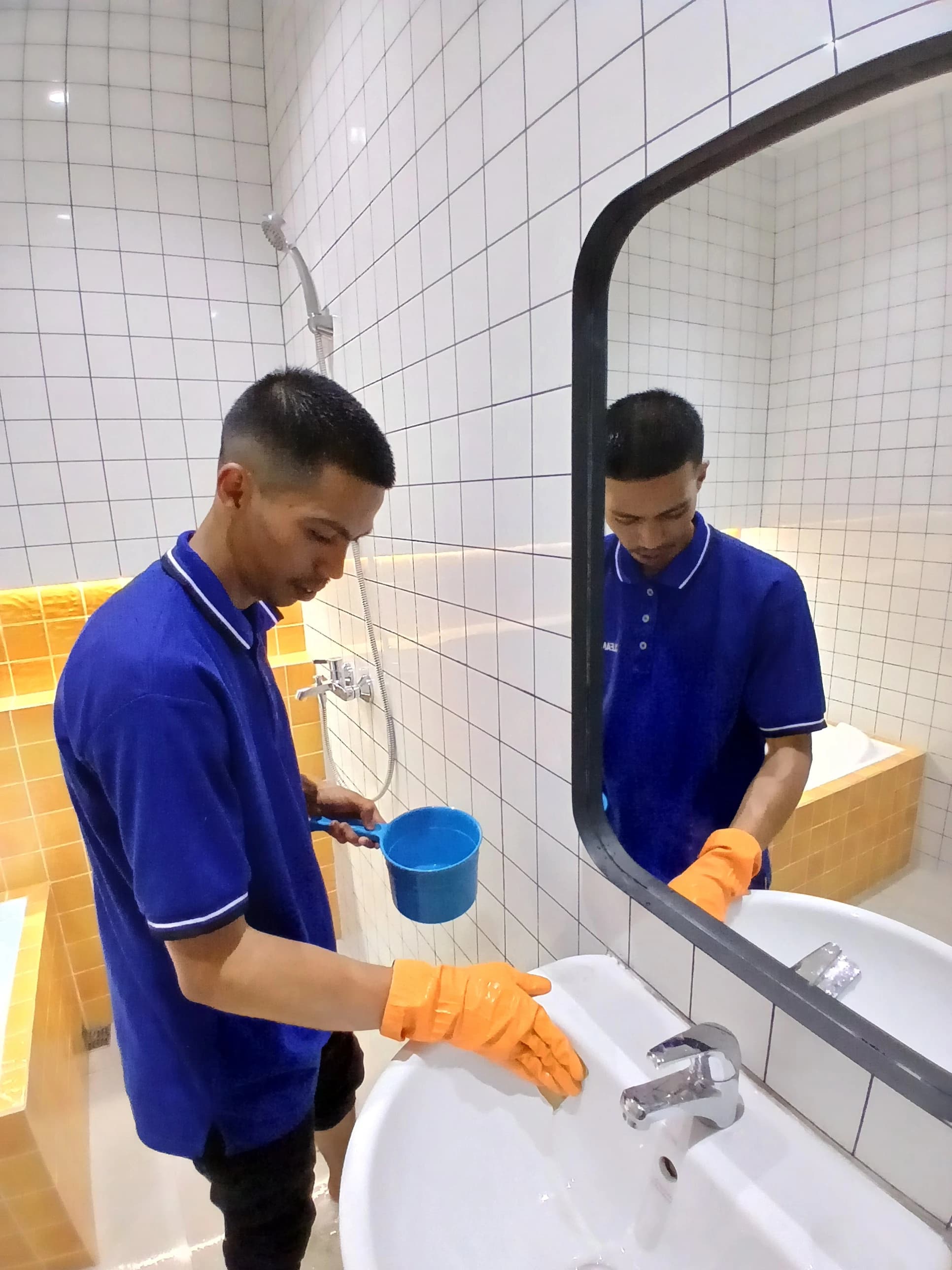 Pembersihan Kamar Mandi